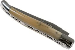 Laguiole En Aubrac Classic 12cm Corne L0212PCI-FSI1 -Couteaux Prestige Magasin AUL0212PCI FSI1 04 laguiole en aubrac v201908