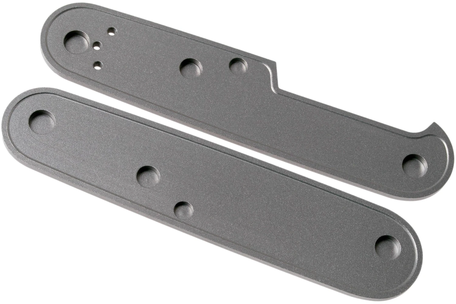 Daily Customs 91.2 Plain, Titanium P10008597 Plaquettes Pour Victorinox 4 Daily Customs 91.2 Plain, Titanium P10008597 Plaquettes Pour Victorinox – Image 2