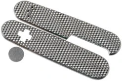 Daily Customs 91.3 Golfball BS Pattern, Titanium P10012430 Plaquettes Pour Victorinox