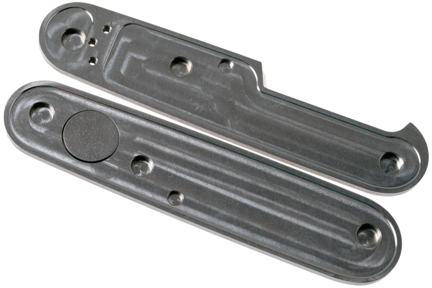 Daily Customs 91.3 Golfball BS Pattern, Titanium P10012430 Plaquettes Pour Victorinox 4 Daily Customs 91.3 Golfball BS Pattern, Titanium P10012430 Plaquettes Pour Victorinox – Image 2