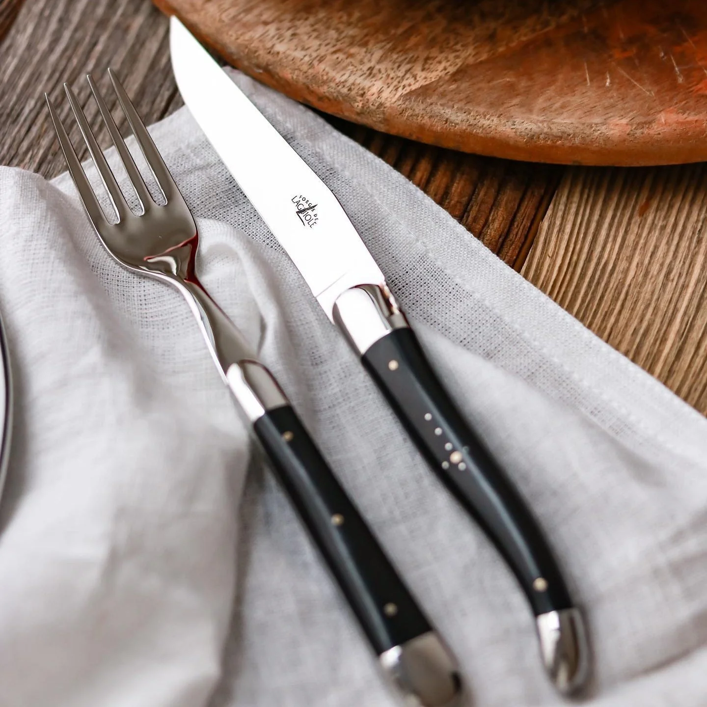 Couteaux Prestige Magasin -Couteaux Prestige Magasin Forge de Laguiole 2 Piece Steak Knife Set Dark Horn Tip