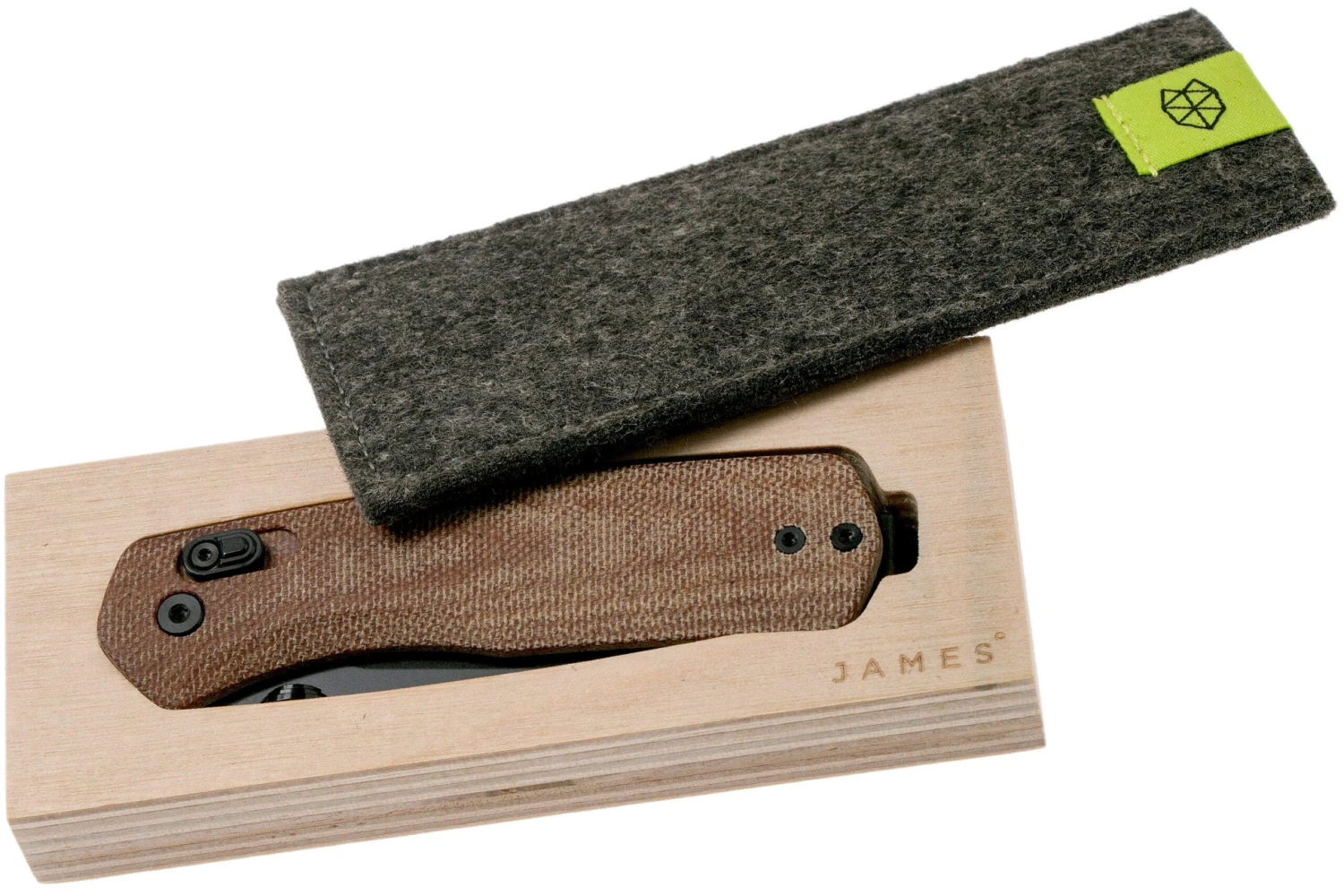 The James Brand The Carter, Tan Micarta, Black Couteau De Poche KN108140-00 11 The James Brand The Carter, Tan Micarta, Black Couteau De Poche KN108140-00 – Image 9