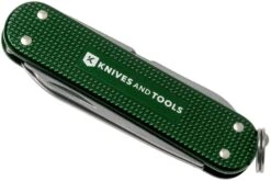 Victorinox Classic Alox Green 0.6221-24R4.KTE1 Knivesandtools Edition, Couteau Suisse -Couteaux Prestige Magasin VT0 6221 24R4 KTE1 05 victorinox