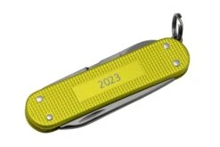 Victorinox Classic SD Alox Limited Edition 2023, 0.6221.L23 Electric Yellow, Couteau Suisse -Couteaux Prestige Magasin VT0 6221 L23 05 victorinox